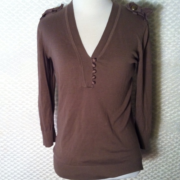 Silk/Cotton Ann Taylor V Neck w/ Beautiful Details - Picture 1 of 4